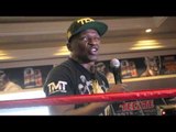 FLOYD MAYWEATHER SNR PERFORMS HIS CUSTOMARY LYRICAL RAP IN THE MGM GRAND ... FOR MANNY PACQUIAO!