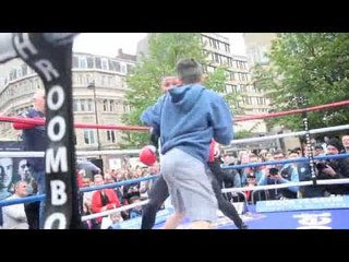 YOUNG KID BAMBOOZLES WORLD CHAMPION KELL BROOK BY MAN-HANDLING HIM IN MINI-SPARRING SESSION!