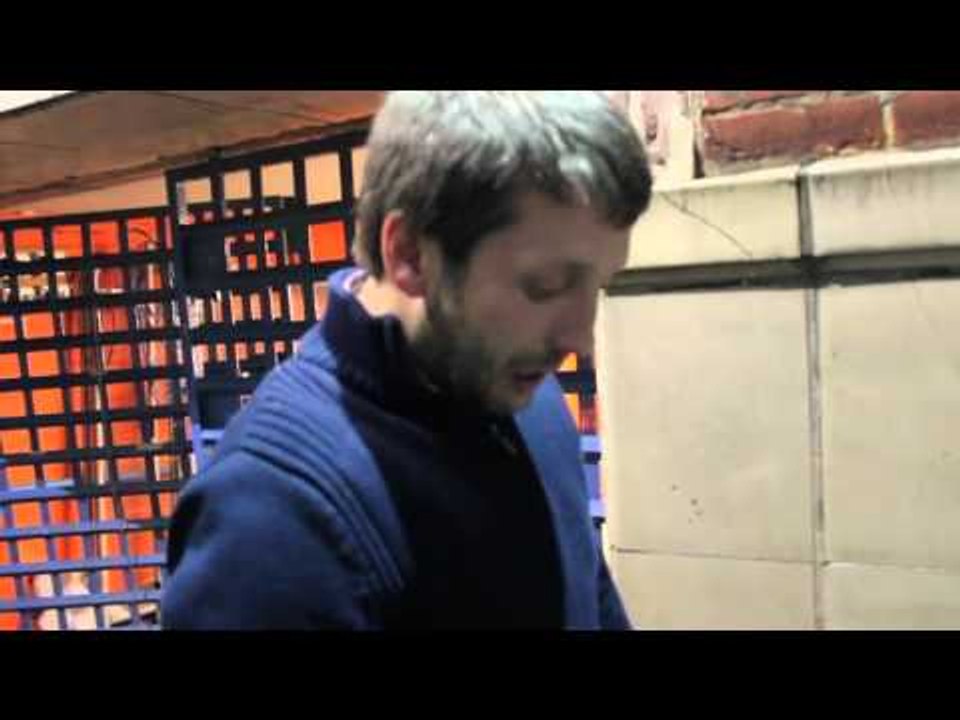 BOBBY WARREN SHOWS iFL TV HIS MAGIC TRICKS WITH THE HELP OF ASSISTANT BOBBY 'THE BARON' WARREN