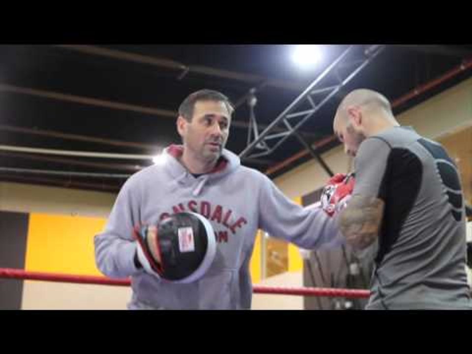 PAD WORK!! KEVIN MITCHELL SMASHING THE PADS WITH TRAINER TONY SIMS / BAD INTENTIONS