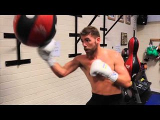 BILLY JOE SAUNDERS SMASHES THE HANGING BAG - OFFICIAL MEDIA DAY / LEE v SAUNDERS