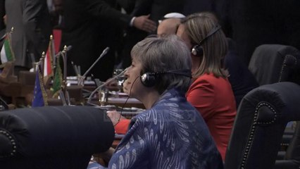 Bilardo për t’u qetësuar, ndaj Mayt rritet presioni për shtyrjen e Brexit-it - Top Channel Albania