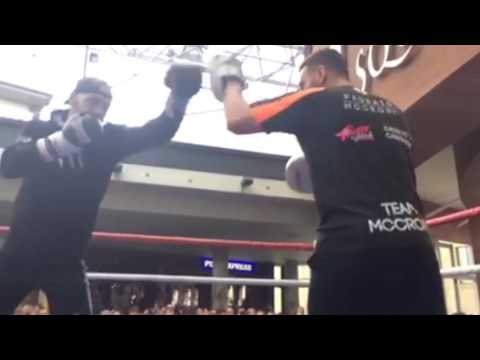 'THE QUIET MAN' - STEVEN WARD HAMMERS THE PADS AHEAD OF CLASH IN BELFAST / FRAMPTON v GUTIERREZ