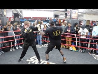 CAN ANTHONY JOSHUA JAB & HIT LIKE THIS?! DEONTAY WILDER THUNDERING PAD SESSION IN NEW YORK CITY