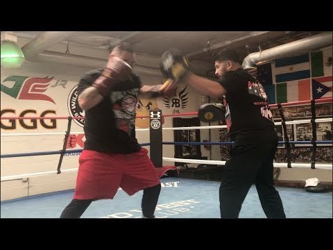 QUICK HANDS FOR A BIG MAN! HEAVYWEIGHT ANDY RUIZ SHOWS HIS HAND SPEED & POWER (PAD WORK)