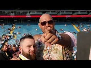 TYSON FURY SENDS MESSAGE TO PRINCE HARRY & MEGHAN ON THEIR ROYAL WEDDING - ARRIVES AT ELLAND RD