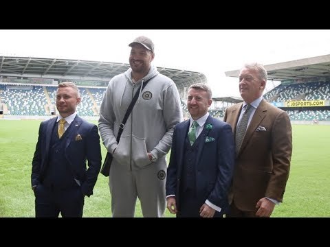 LIKE AN AWKWARD FAMILY PHOTO! - TYSON FURY, FRANK WARREN, CARL FRAMPTON & PADDY BARNES
