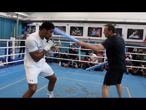 SLIP & BLOCK! - ANTHONY JOSHUA WORKING ON HIS DEFENCE WITH TRAINER ROB McCRACKEN / JOSHUA v POVETKIN