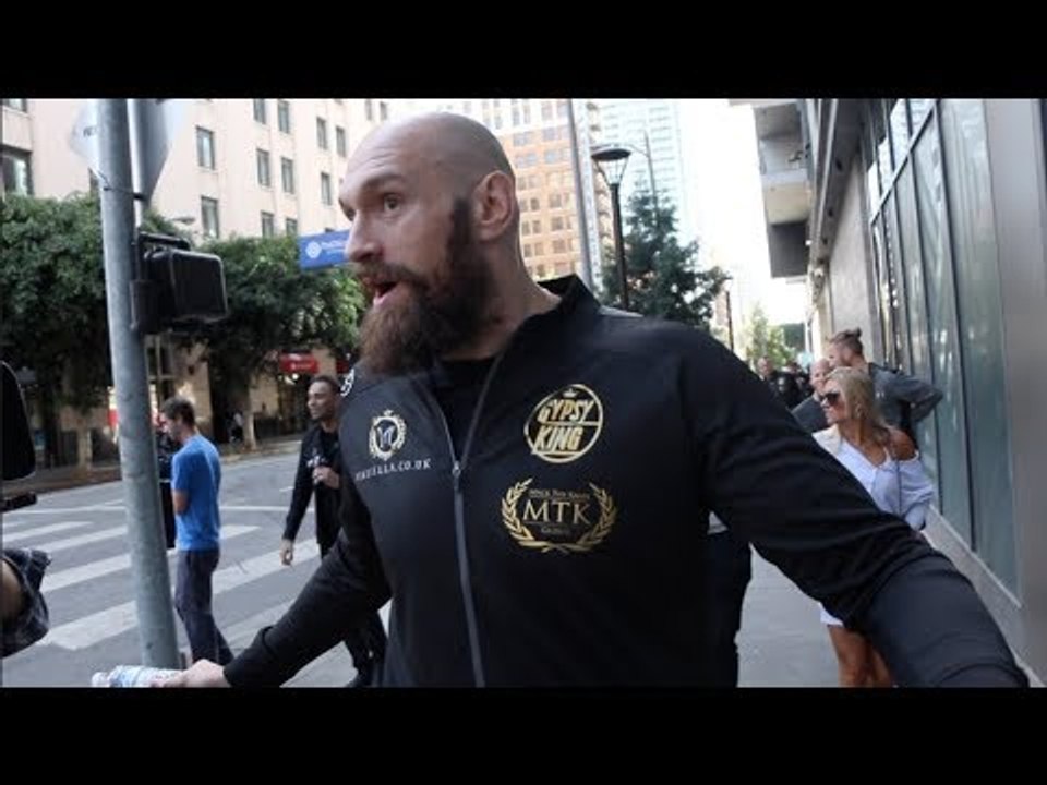 'DO YOU KNOW WHO DEONTAY WILDER IS?' - TYSON FURY TAKES TO STREETS OF L.A AND ASKS RANDOM PEOPLE!