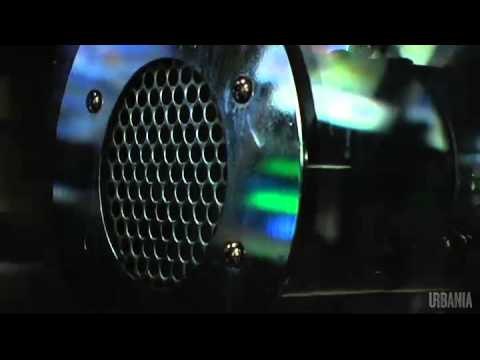 Minutes Urbania: La technologie, rue Ste-Catherine Ouest