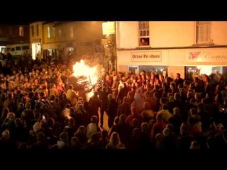Tamy@UK: Cornouailles - La tradition des Tar Barrels