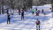 Des centaines de Skieurs tombent dans une course de Ski de fond !