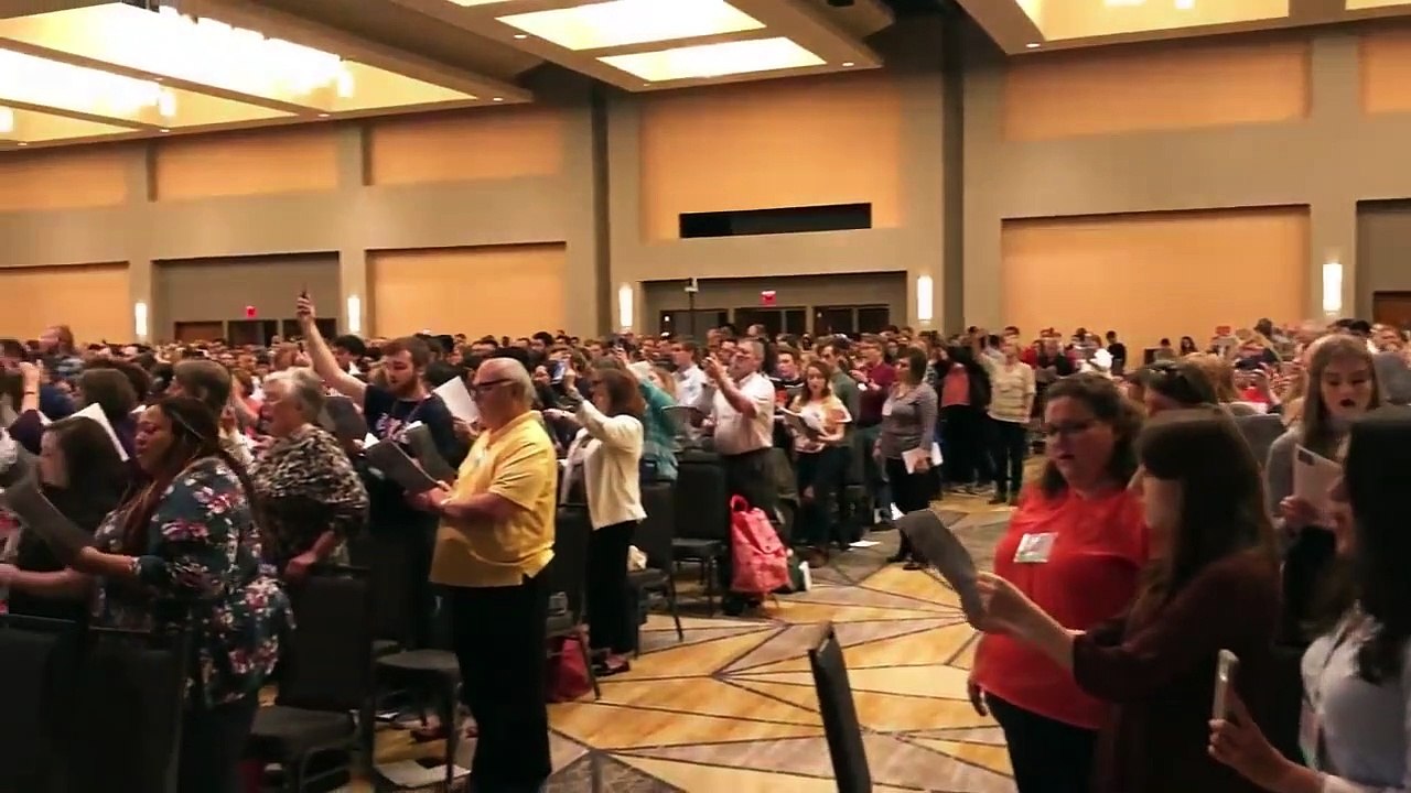 2000 profs de chants qui chantent... frissons !