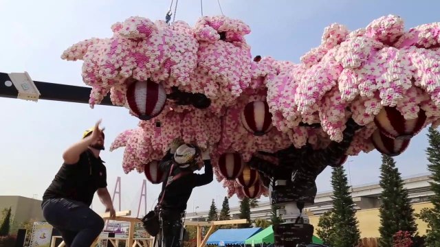 Un arbre en LEGO qui pèse plus de 3 tonnes !