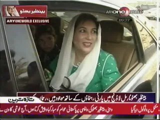 Benazir Bhutto regresa a Pakistán