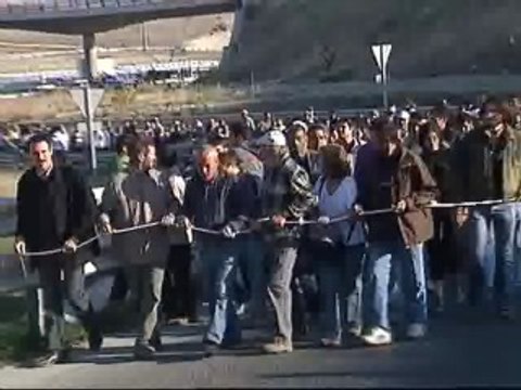 Vecinos de Cañada Real marchan para protestar por el desalojo
