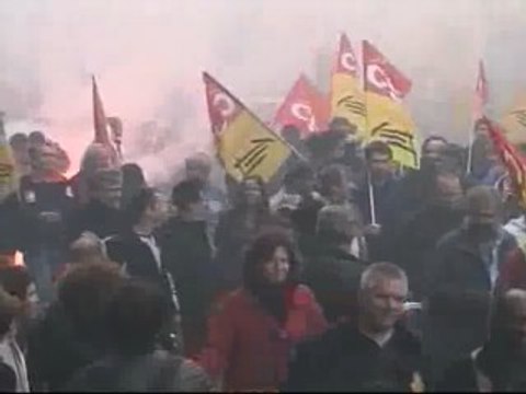 Los Sarkozy anuncian su divorcio en medio de la huelga de transportes