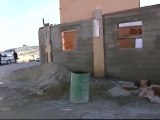 Levantan una de las viviendas demolidas en Cañada Real