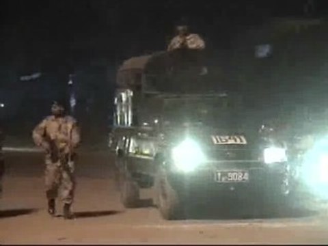 Disturbios en las calles de Pakistán tras el asesinato de Bhutto