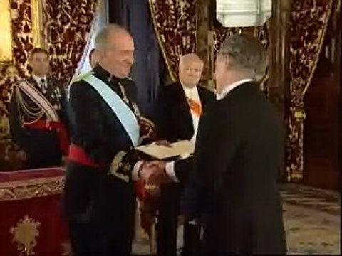 Cordialidad entre Don Juan Carlos y el embajador venezolano