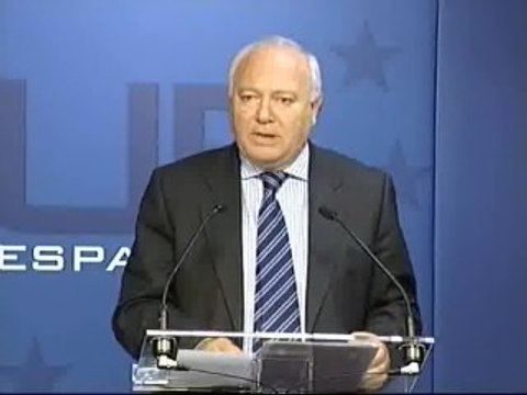 Moratinos califica de positivo el saludo entre Chávez y el Príncipe