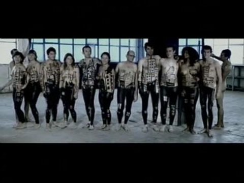 Un videoclip de gente fea para quitar complejos