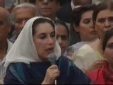Bhutto amenaza a Musharraf con protestas masivas