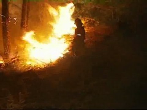 Más de un centenar de incendios amenazan Galicia