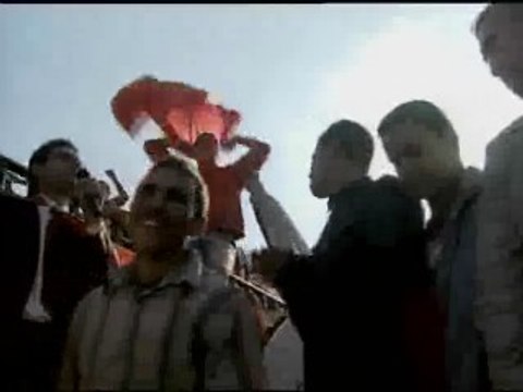 Cientos de personas continúan protestando en Rabat por la visita de los Reyes