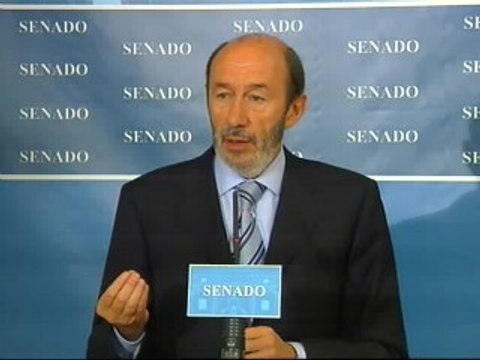 Rubalcaba: Quien quema un autobús sabe que le va a caer la policía encima
