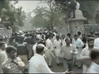 Más de 200 personas detenidas en Pakistán en protesta por el estado de excepción