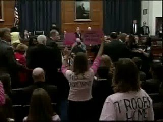 Un grupo de activistas acusa a Condoleeza Rice de criminal de guerra