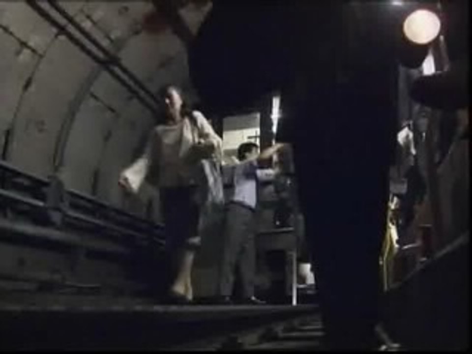 Miles de pasajeros quedan atrapados en el metro de Tokio