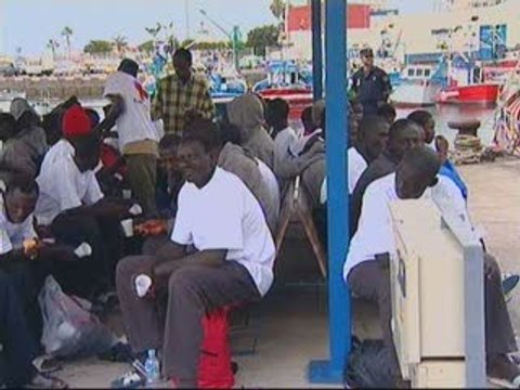 Llegan 90 inmigrantes al Puerto de los Cristianos