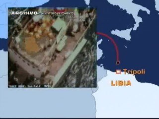 Atraca en el puerto libio de Trípoli el pesquero que rescató a 50 inmigrantes