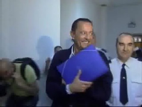 Muñoz paga una segunda fianza pero sigue en prisión