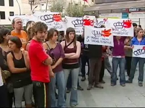 Apoyos para los imputados por injurias al Rey