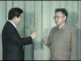 Las dos Coreas negociarán con China y EEUU la paz definitiva