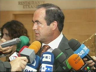 "Otra pregunta" de Bono al lehendakari