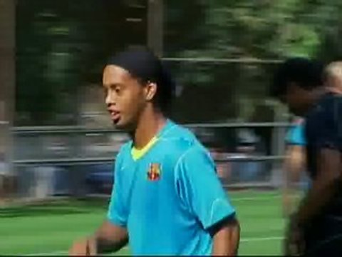 Ronaldhino jugará el martes frente al Stuttgart