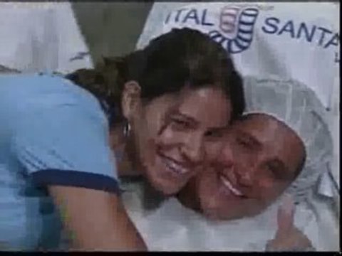 Una mujer da a luz a sus nietos