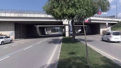 Liseli kız öğrenciler el ele ölüme atladı