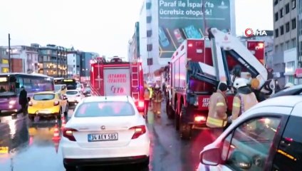Kadıköy’de Garip Olay...Bebeğim Orada Dedi, Otobüsün Altına Girdi