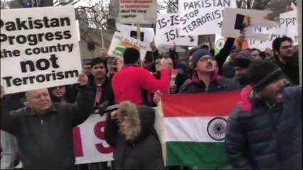 Pulwama हमले के विरोध में New York में Pakistan के खिलाफ Indians का प्रदर्शन | वनइंडिया हिंदी