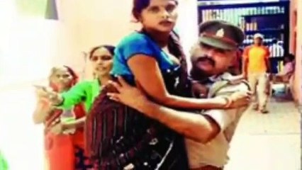 GRP Incharge Sonu Kumar Rajora is a live example of humanity; जीआरपी सोनू ने पेश