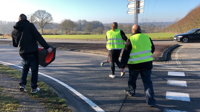 Les Gilets bloquent le rond point