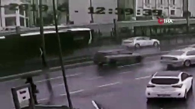 Haramidere’de metrobüs kazası İşte o anlar