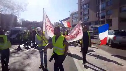 Gap :  environ 500 gilets jaunes ont remonté le boulevard Georges-Pompidou