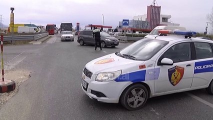 Era e forte permbys kamionet