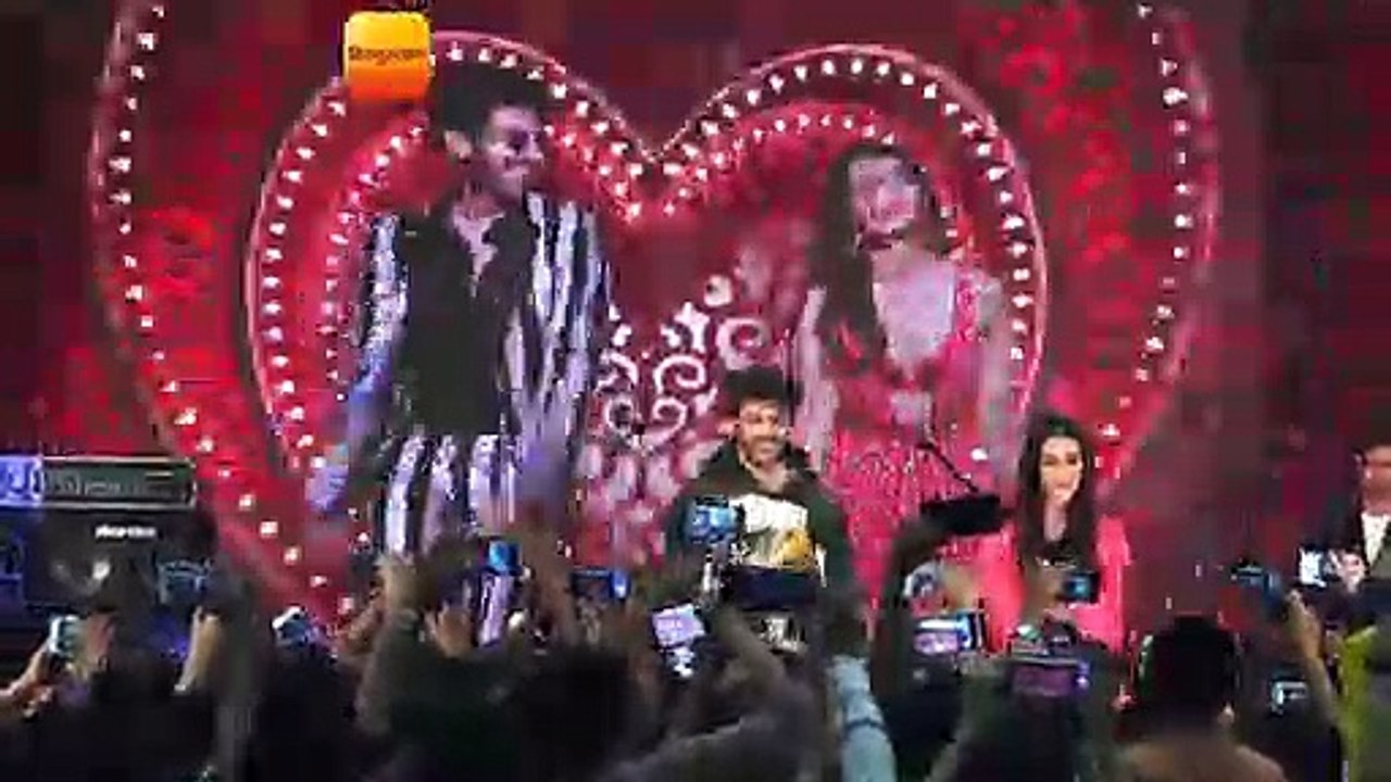 KARTIK AARYAN &  KRITI SANON AT PROMOTION  OF  FILM